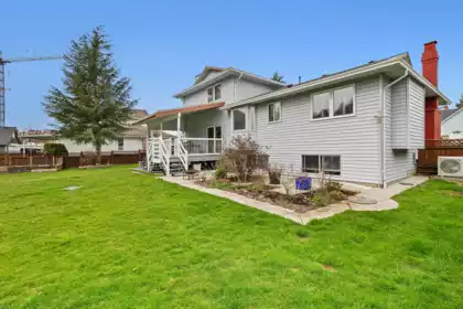 Front Yard Photo of 18166 54 Avenue, Surrey, BC