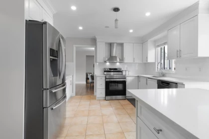 Kitchen Island Photo of 18166 54 Avenue, Surrey, BC