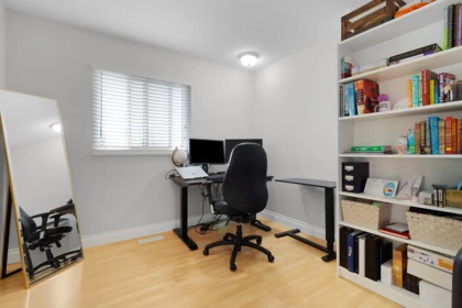 Mudroom Photo of 18166 54 Avenue, Surrey, BC