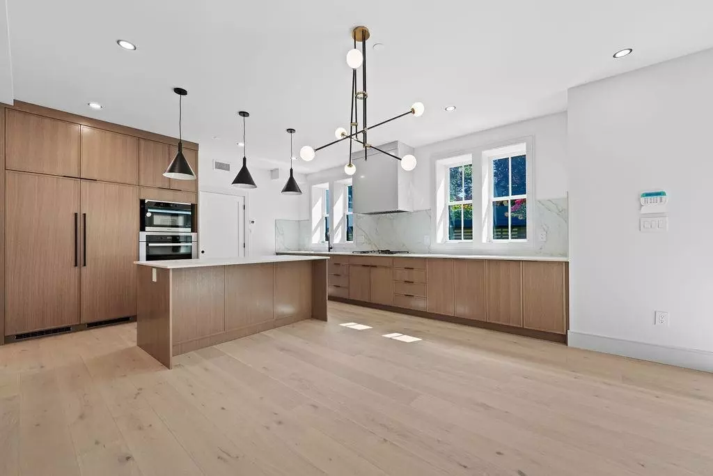 Dining Area Photo of 6851 Cypress Street, Vancouver, BC