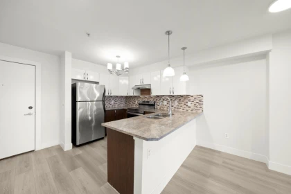 318 13555 Gateway Drive, Surrey, BC, Surrey — Apartment/Condo for sale