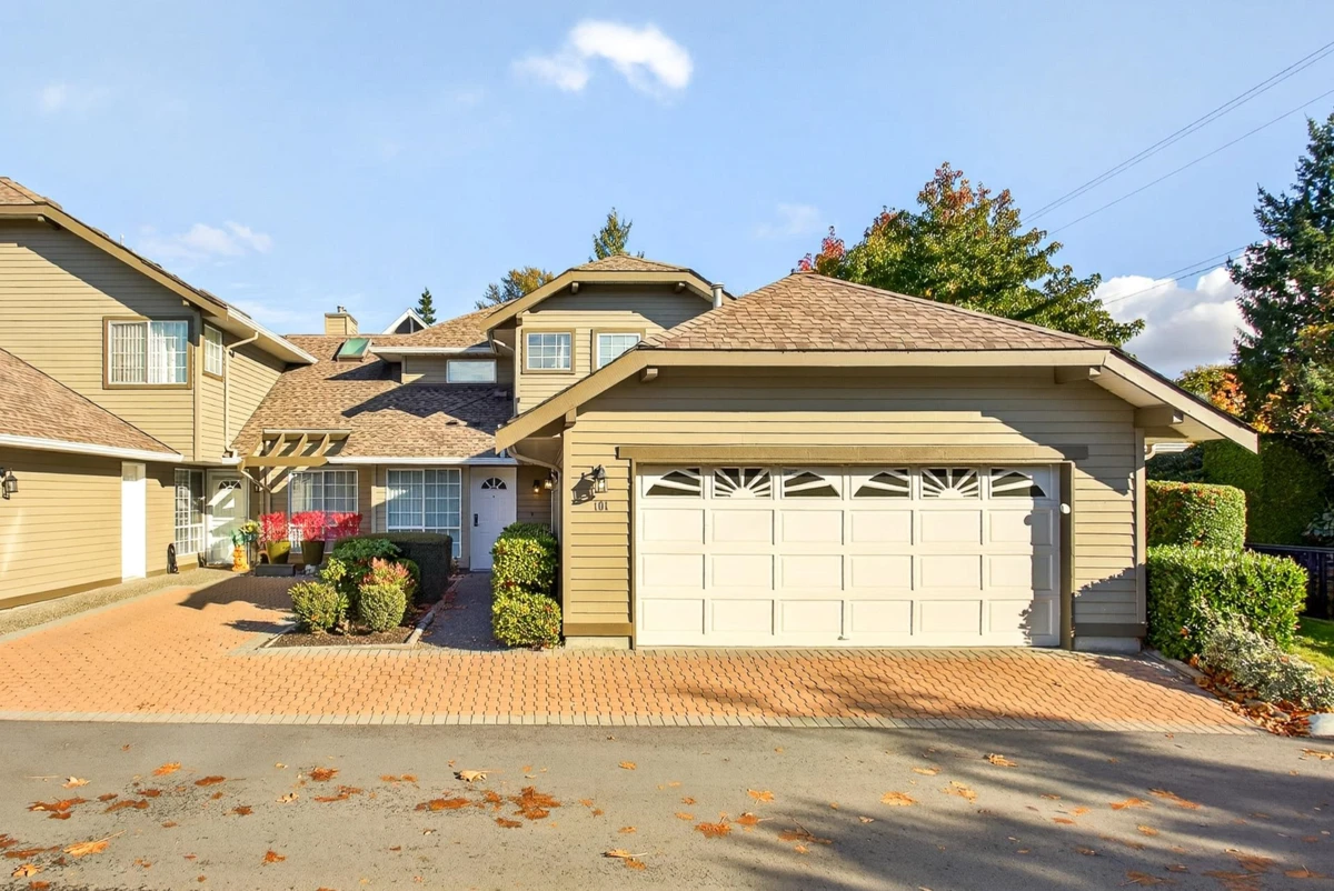 Living Room Photo of 101 16275 15 Avenue, Surrey, BC