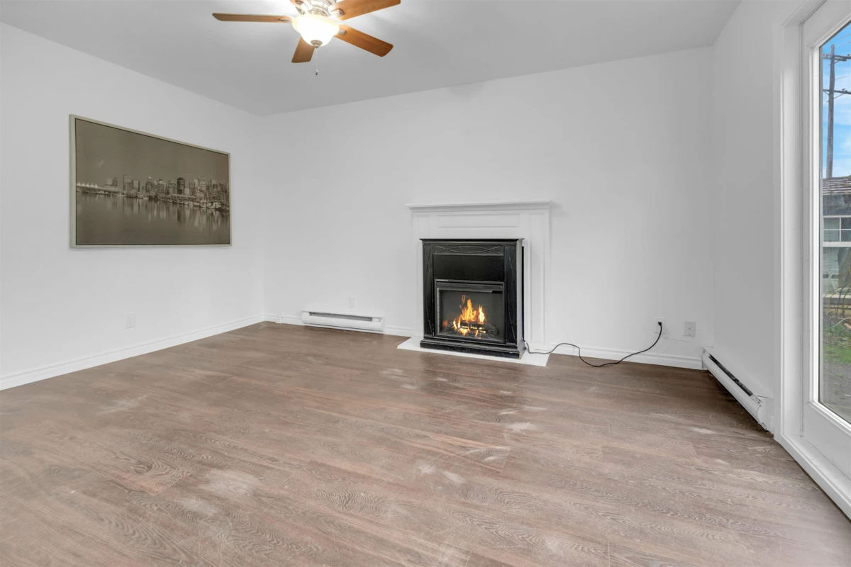 Family Room Photo of 19877 53 Avenue, Langley, BC