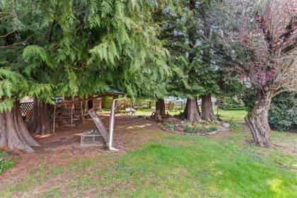 Kitchen Island Photo of 44653 Keith Wilson Road, Chilliwack, BC