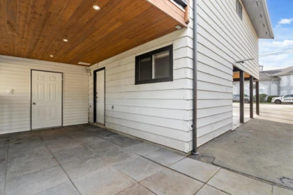 Front Yard Photo of 33531 7th Avenue, Mission, BC
