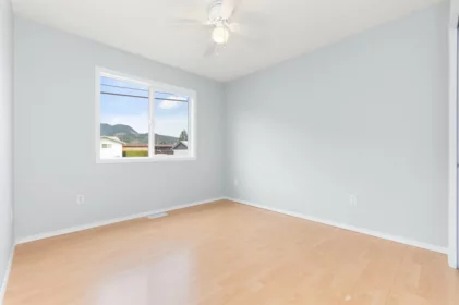 Hallway Photo of 574 Park Street, Hope, BC