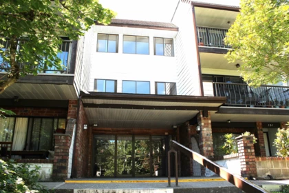 208 7473 140 Street, Surrey, BC, Surrey — Apartment/Condo for sale
