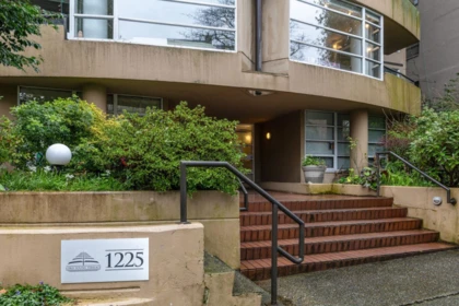 Entry Foyer Photo of 201 1225 Barclay Street, Vancouver, BC