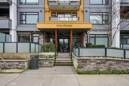 Hallway Photo of 201 1519 Crown Street, North Vancouver, BC