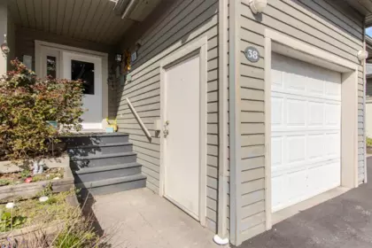 38 40200 Government Road, Squamish, BC, Squamish — Townhouse for sale