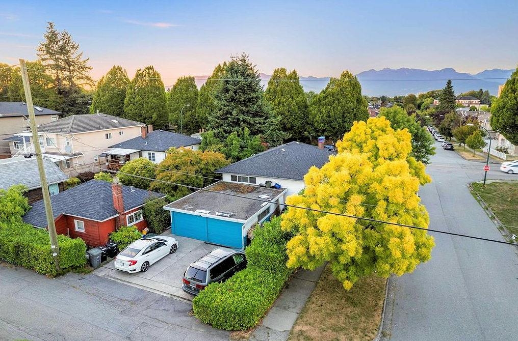 Exterior Rear Photo of 1294 E 33rd Avenue, Vancouver, BC