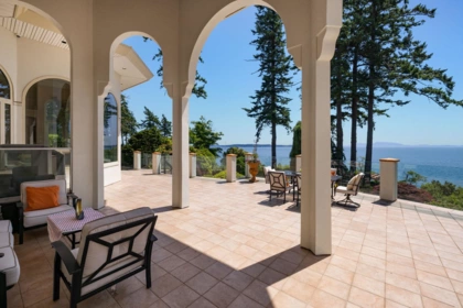 Front Yard Photo of 13464 13a Avenue, Surrey, BC