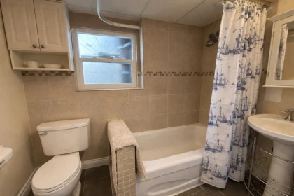 Guest Bathroom Photo of 11590 140a Street, Surrey, BC