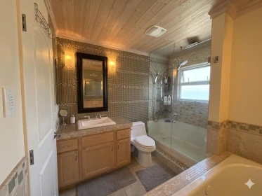 Primary Bathroom Photo of 11590 140a Street, Surrey, BC