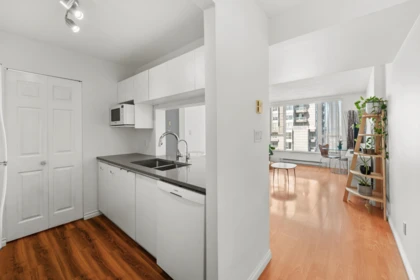 1205 5189 Gaston Street, Vancouver, BC, Vancouver — Apartment/Condo for sale