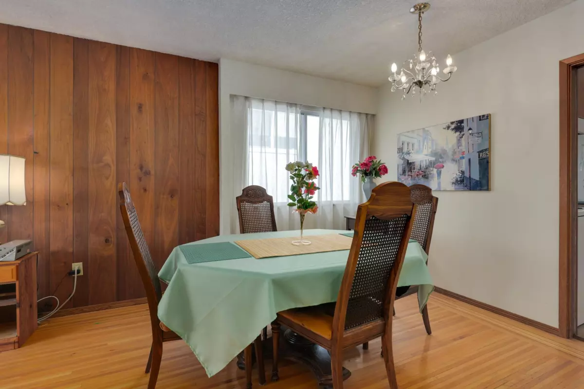 Dining Area Photo of 5884 Ormidale Street, Vancouver, BC