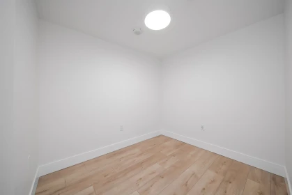 Powder Room Photo of 605 10428 Whalley Boulevard, Surrey, BC