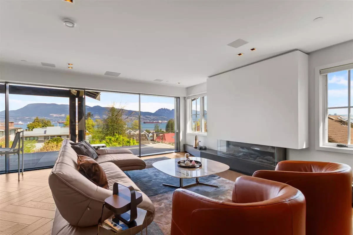 Living Room Photo of 4546 Langara Avenue, Vancouver, BC