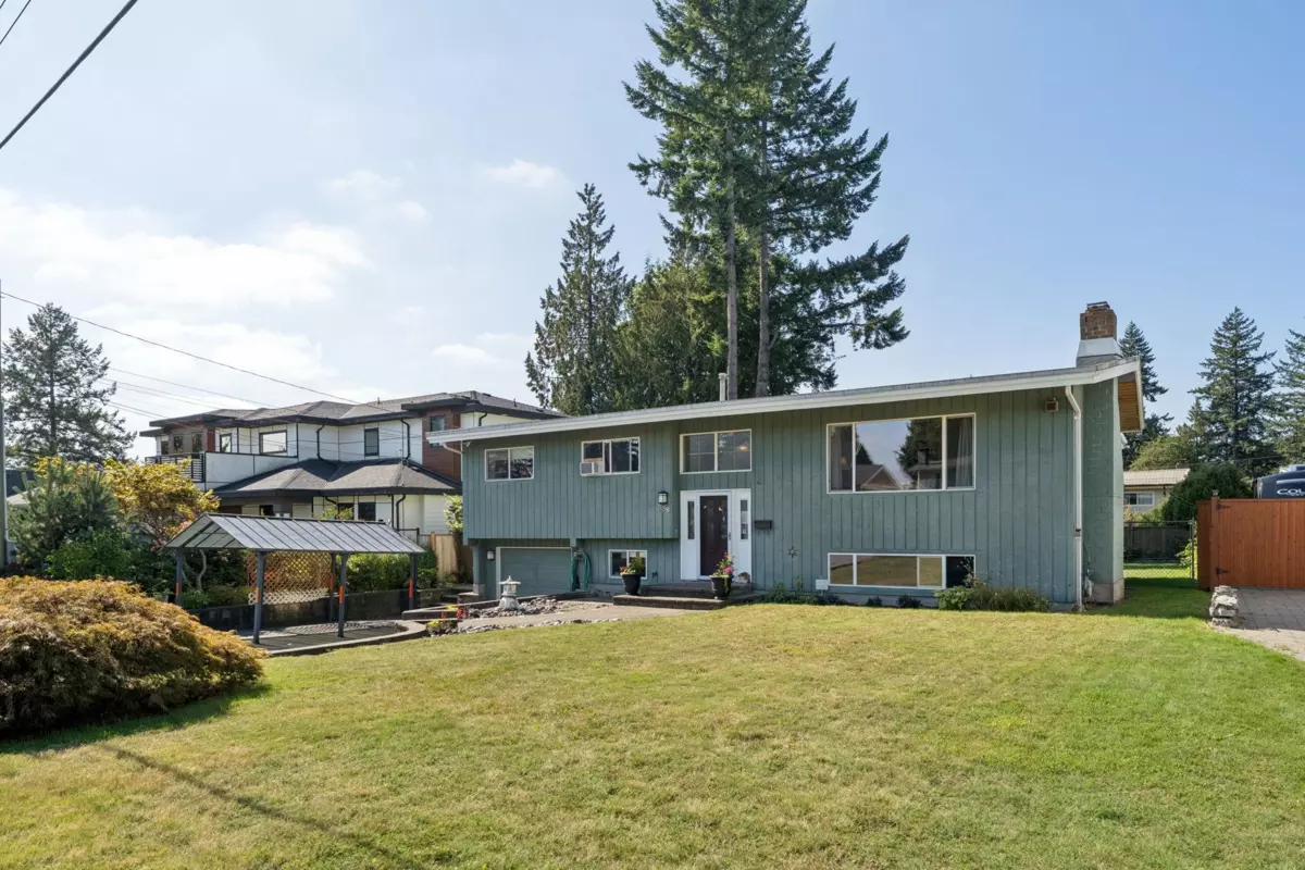 Living Room Photo of 558 Draycott Street, Coquitlam, BC