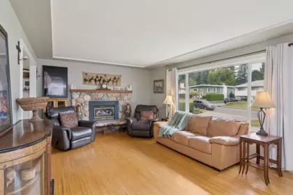 Kitchen Photo of 558 Draycott Street, Coquitlam, BC