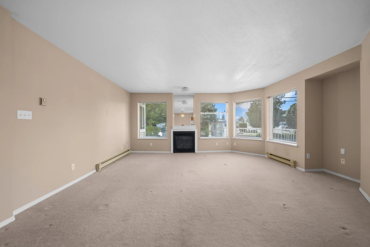 Dining Area Photo of 1A 2725 Fuller Street, Abbotsford, BC
