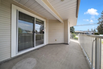 Hallway Photo of 1A 2725 Fuller Street, Abbotsford, BC