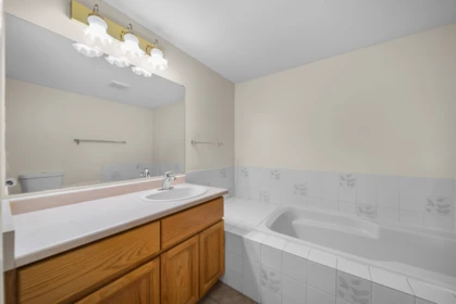 Powder Room Photo of 1A 2725 Fuller Street, Abbotsford, BC