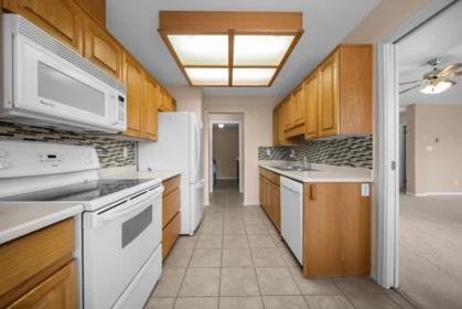 Walk-In Closet Photo of 1A 2725 Fuller Street, Abbotsford, BC