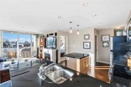 Kitchen Island Photo of 308 12069 Harris Road, Pitt Meadows, BC
