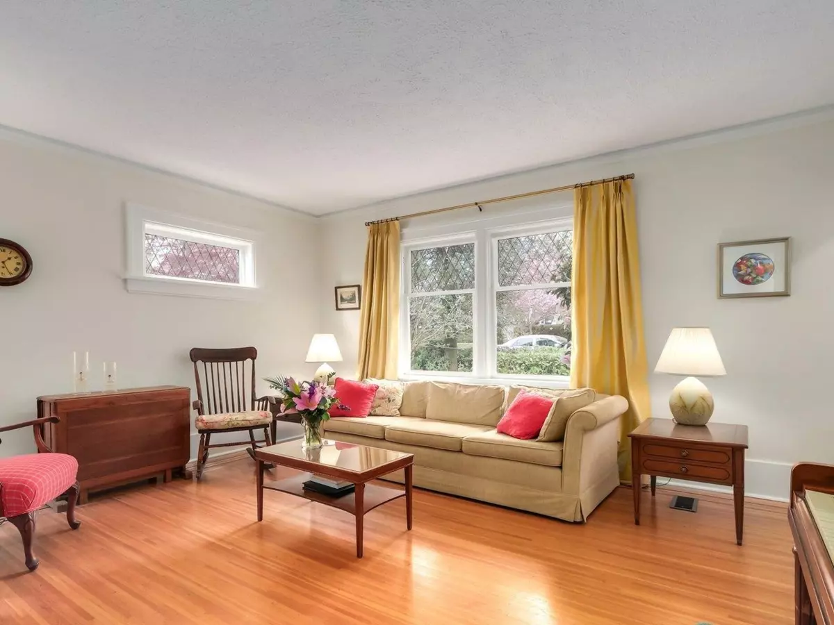 Living Room Photo of 3436 W 37th Avenue, Vancouver, BC