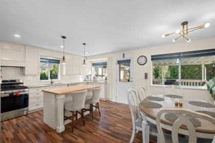 Breakfast Nook Photo of 19416 123 Avenue, Pitt Meadows, BC