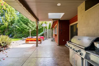 Garden / Landscaping Photo of 13519 15 Avenue, Surrey, BC