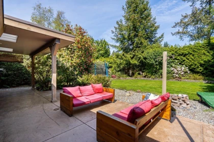 Hot Tub / Spa Photo of 13519 15 Avenue, Surrey, BC