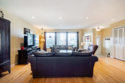 Kitchen Photo of 13519 15 Avenue, Surrey, BC
