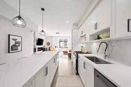 Kitchen Photo of 5 17155 79a Avenue, Surrey, BC
