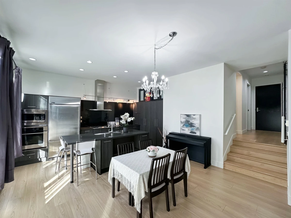 Dining Area Photo of 101 220 Salter Street, New Westminster, BC