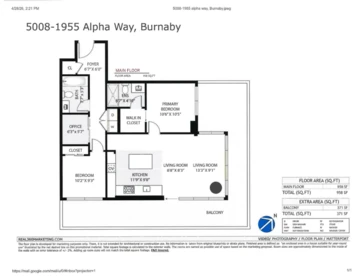 Kitchen Island Photo of 5008 1955 Alpha Way, Burnaby, BC