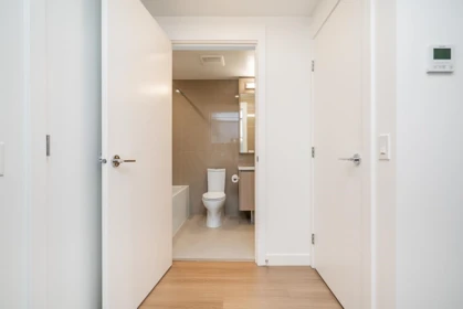 Primary Bathroom Photo of 504 618 Carnarvon Street, New Westminster, BC