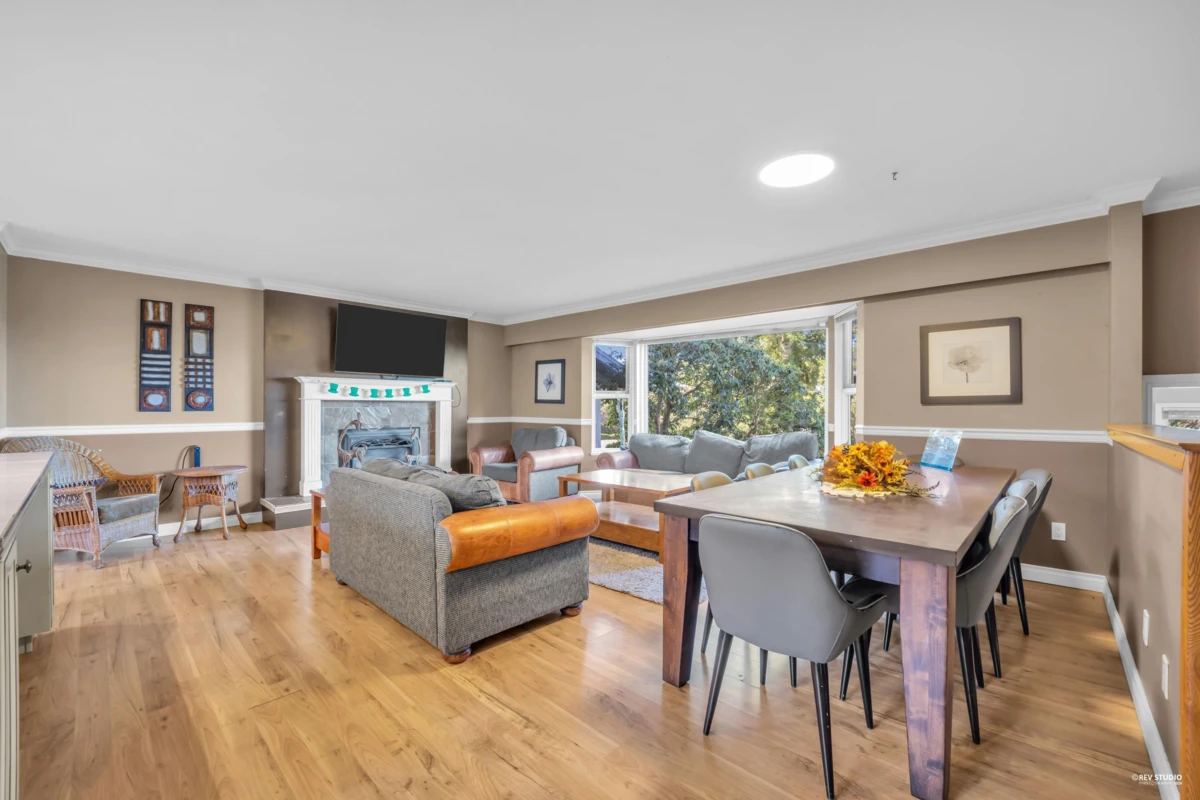 Family Room Photo of 12580 243 Street, Maple Ridge, BC
