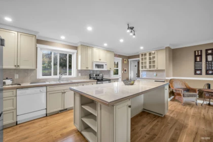 Guest Bathroom Photo of 12580 243 Street, Maple Ridge, BC