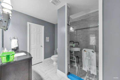 Powder Room Photo of 12580 243 Street, Maple Ridge, BC