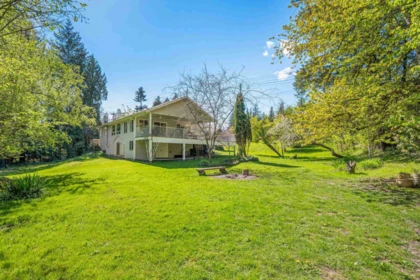 Swimming Pool Photo of 28443 96 Avenue, Maple Ridge, BC