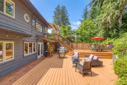 Kitchen Photo of 466 E Kings Road, North Vancouver, BC