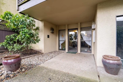 Basement Recreation Room Photo of 207 110 Seventh Street, New Westminster, BC