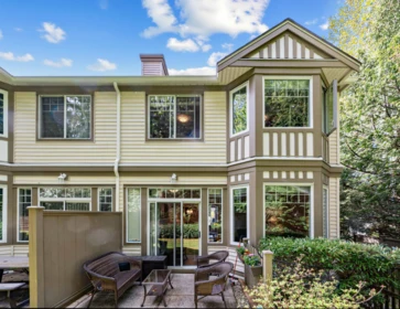 Garden / Landscaping Photo of 18 7500 Cumberland Street, Burnaby, BC
