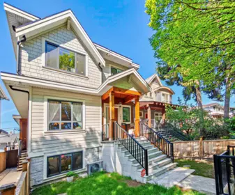 105 E 64th Avenue, Vancouver, BC, Vancouver — Half Duplex for sale