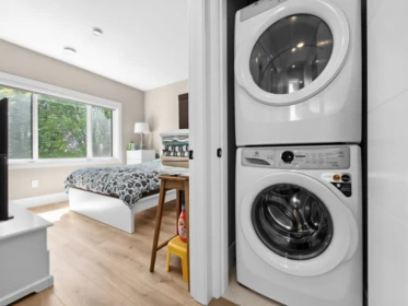 Hot Tub / Spa Photo of 105 E 64th Avenue, Vancouver, BC