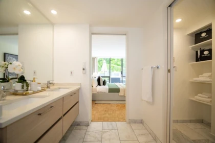 Primary Bathroom Photo of 311 4900 Cartier Street, Vancouver, BC