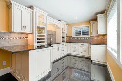 Hallway Photo of 17268 4 Avenue, Surrey, BC