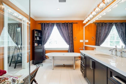 Powder Room Photo of 17268 4 Avenue, Surrey, BC
